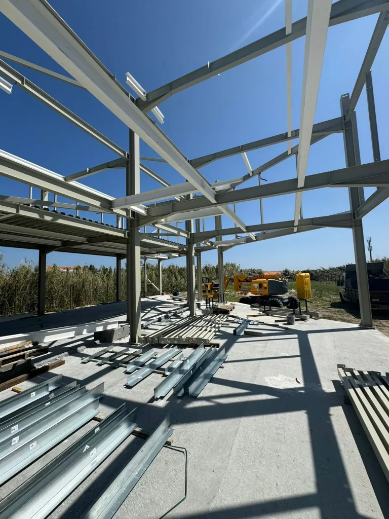 Edificio Serviços Hostel (Empabel) - Ferrel, Peniche-4