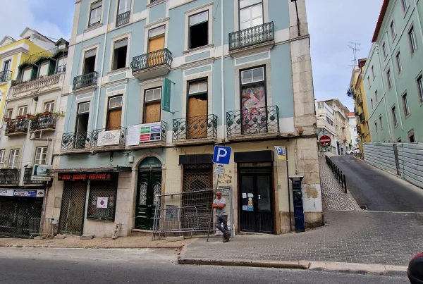 Rehabilitation of a residential building in Rua dos Anjos – Lisbon-09